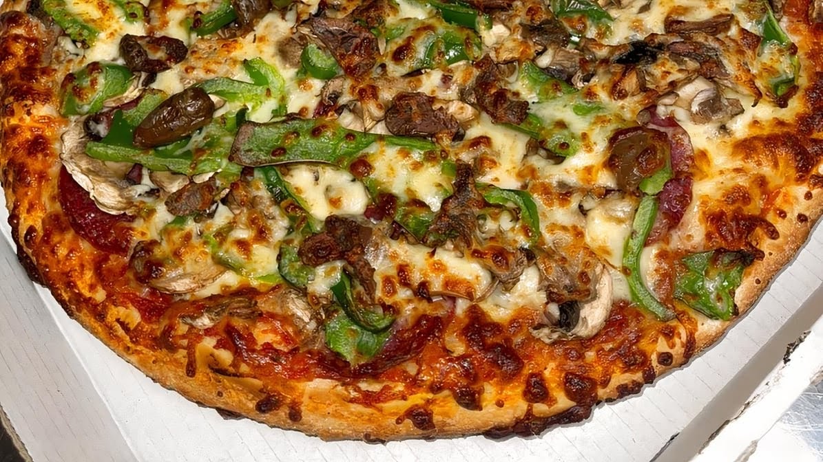 Valentino Pizza Photo 4
